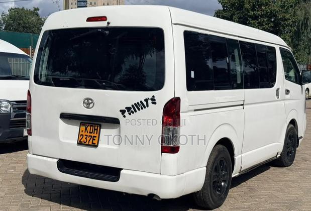 Toyota HiAce 2010 White - thumbnail 5