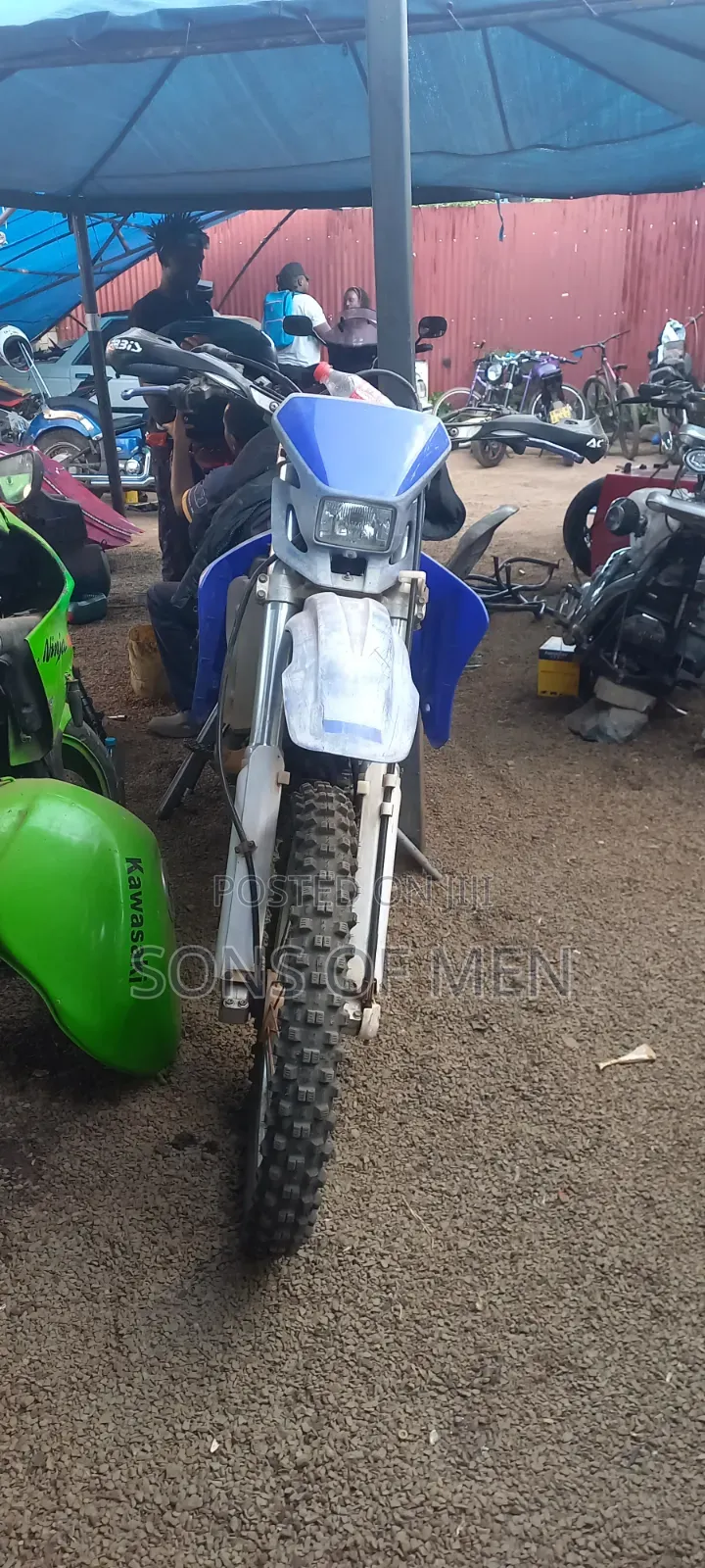 Yamaha 2018 Blue