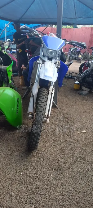 Yamaha 2018 Blue