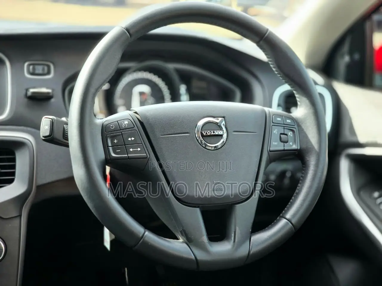Volvo V40 2018 Red