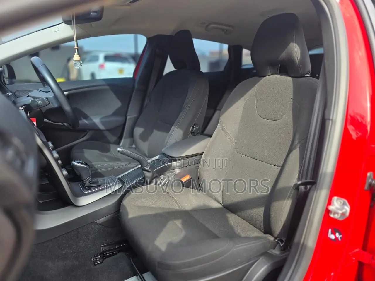 Volvo V40 2018 Red