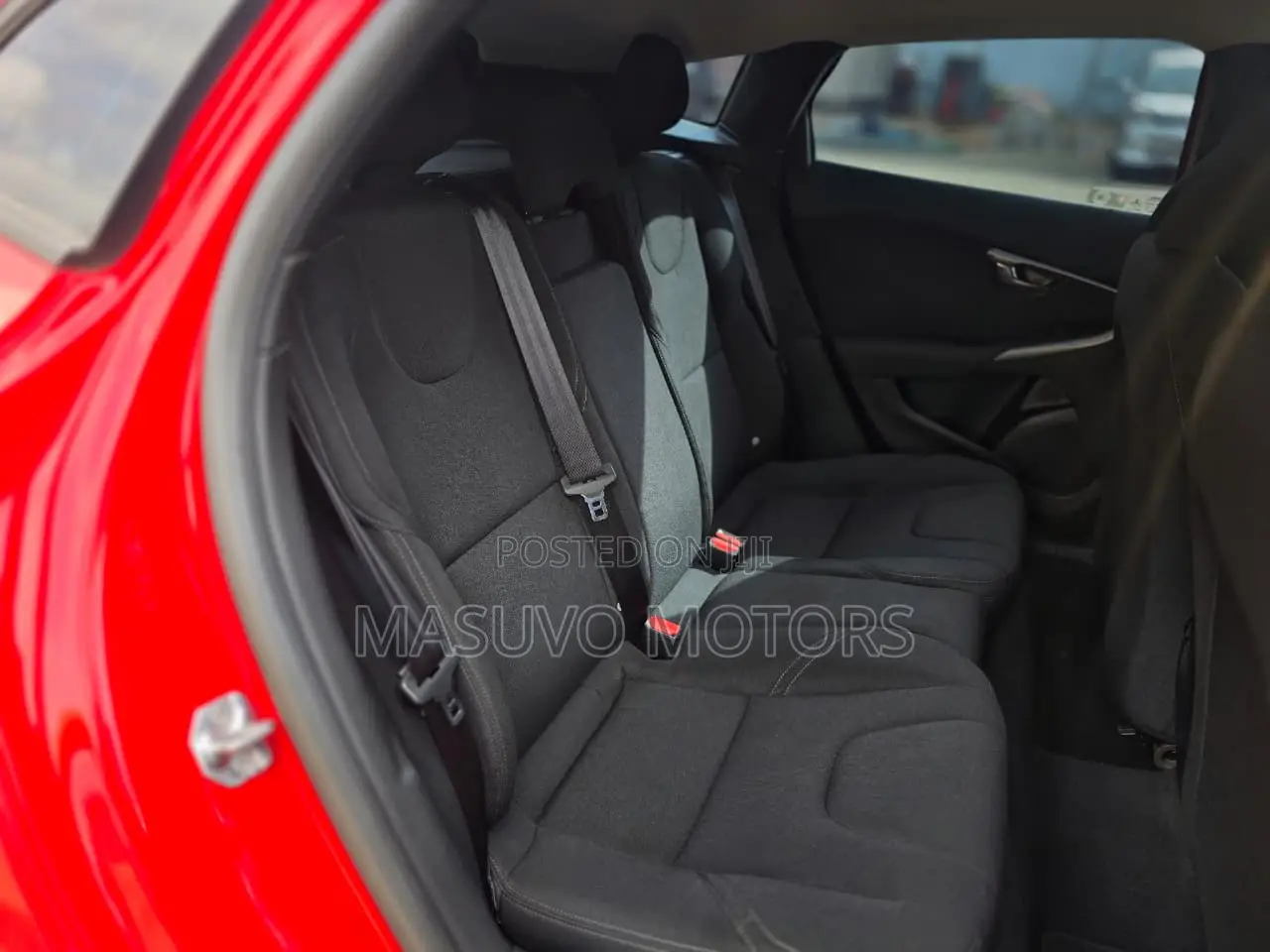 Volvo V40 2018 Red