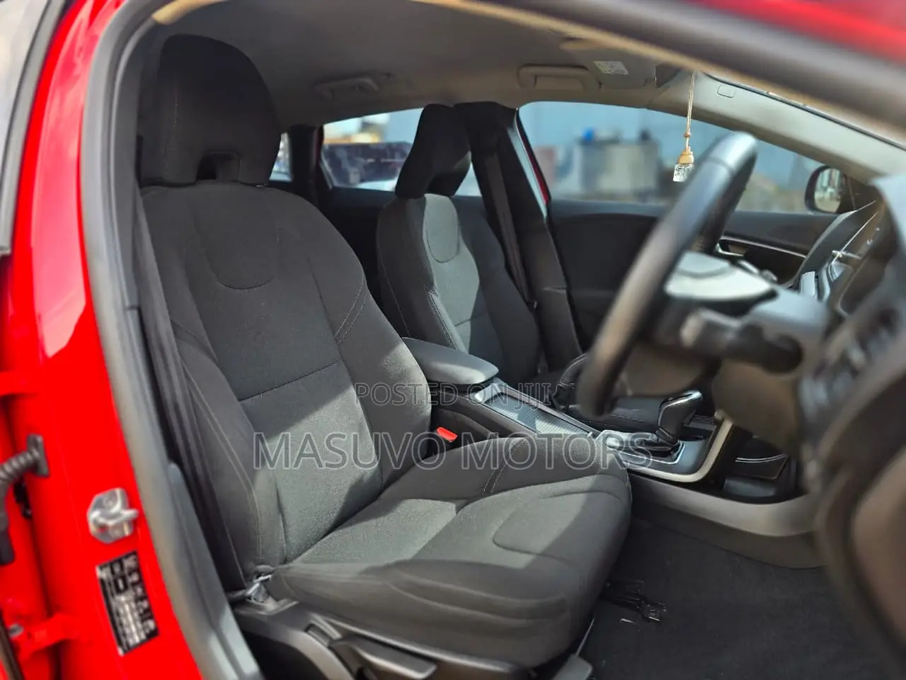 Volvo V40 2018 Red