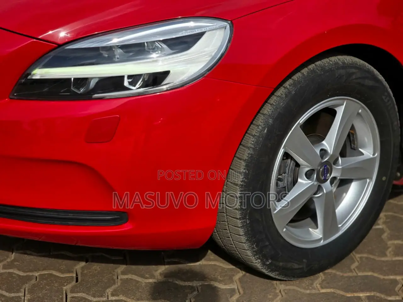 Volvo V40 2018 Red