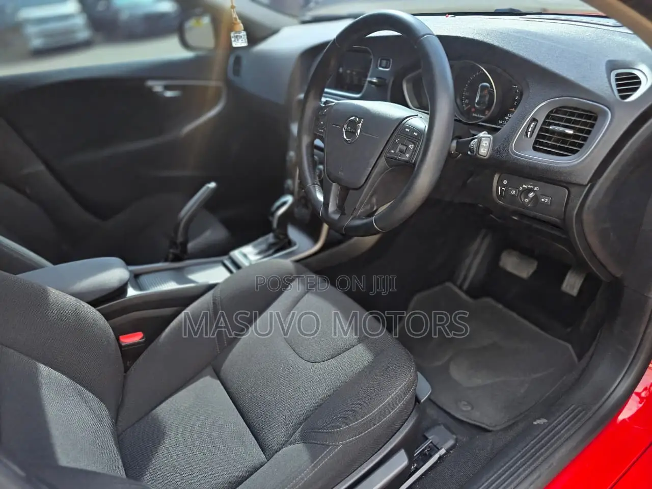 Volvo V40 2018 Red