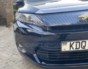 Toyota Harrier 2.0 2017 Black