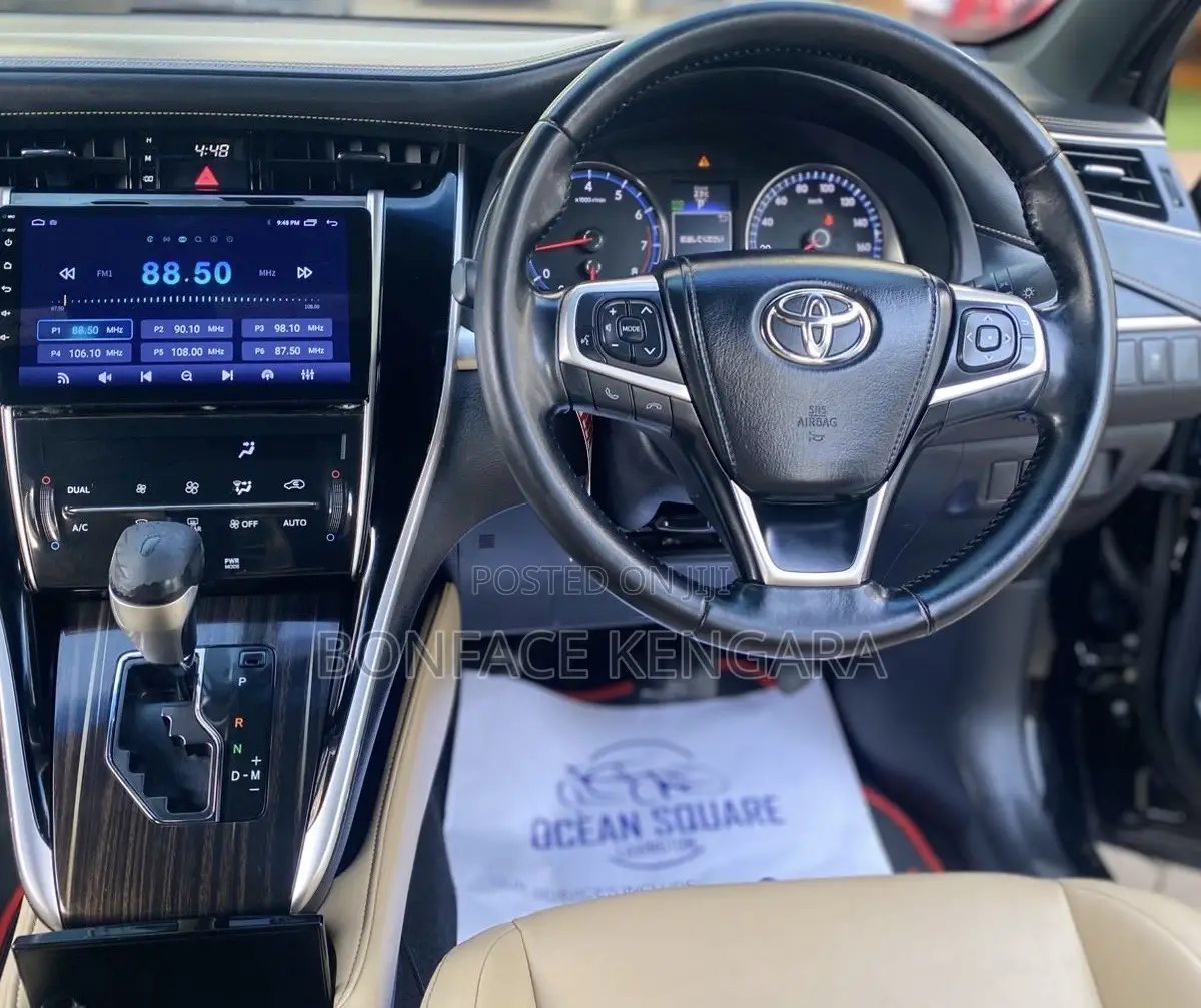 Toyota Harrier 2.0 2017 Black