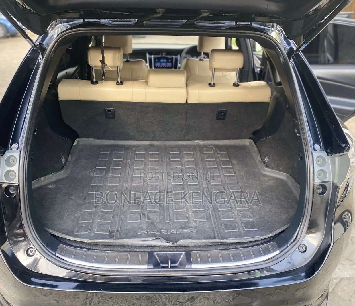 Toyota Harrier 2.0 2017 Black