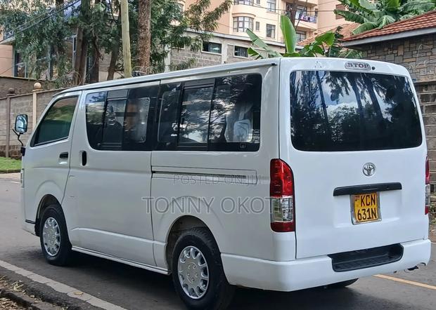 Toyota HiAce 2011 White - thumbnail 4