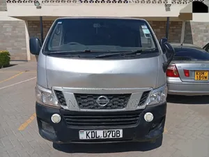 Nissan Caravan (Urvan) 2015 Blue
