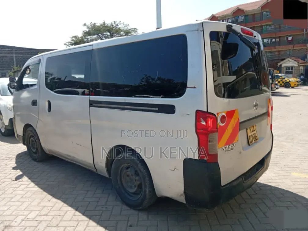Nissan Caravan (Urvan) 2015 Blue