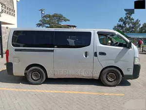 Nissan Caravan (Urvan) 2015 Blue