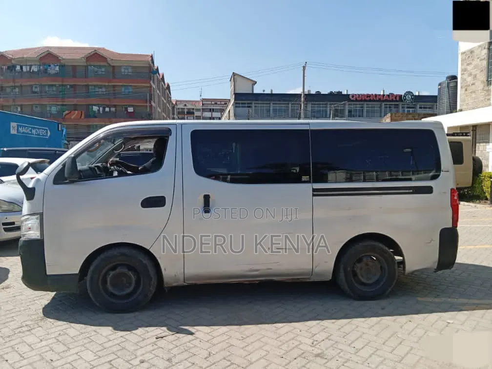 Nissan Caravan (Urvan) 2015 Blue