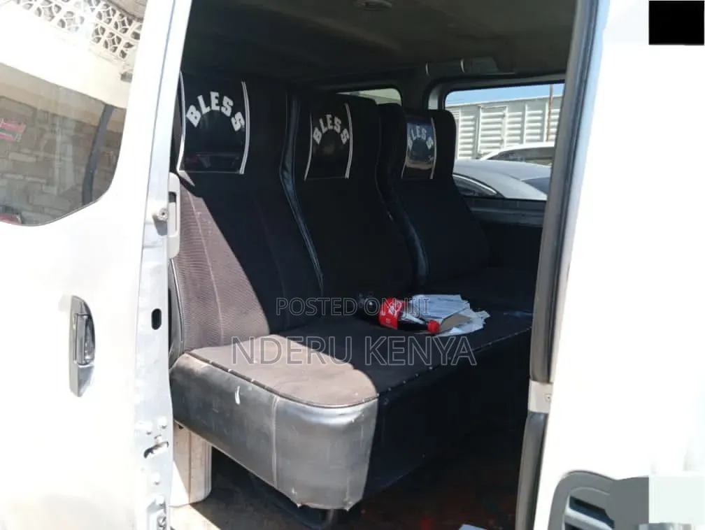 Nissan Caravan (Urvan) 2015 Blue