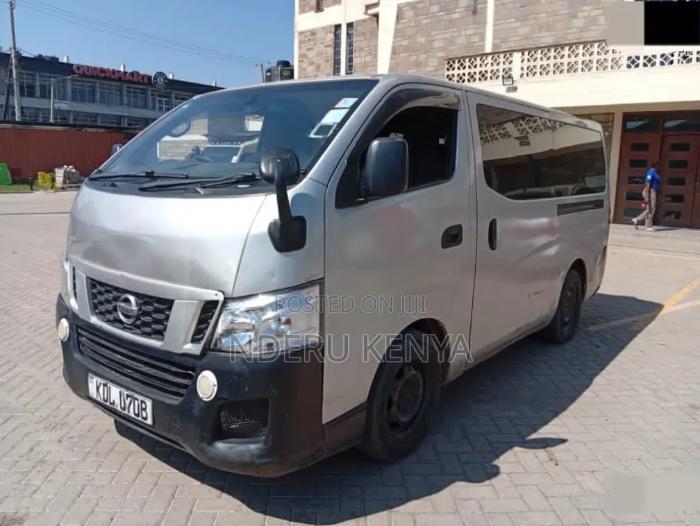 Nissan Caravan (Urvan) 2015 Blue