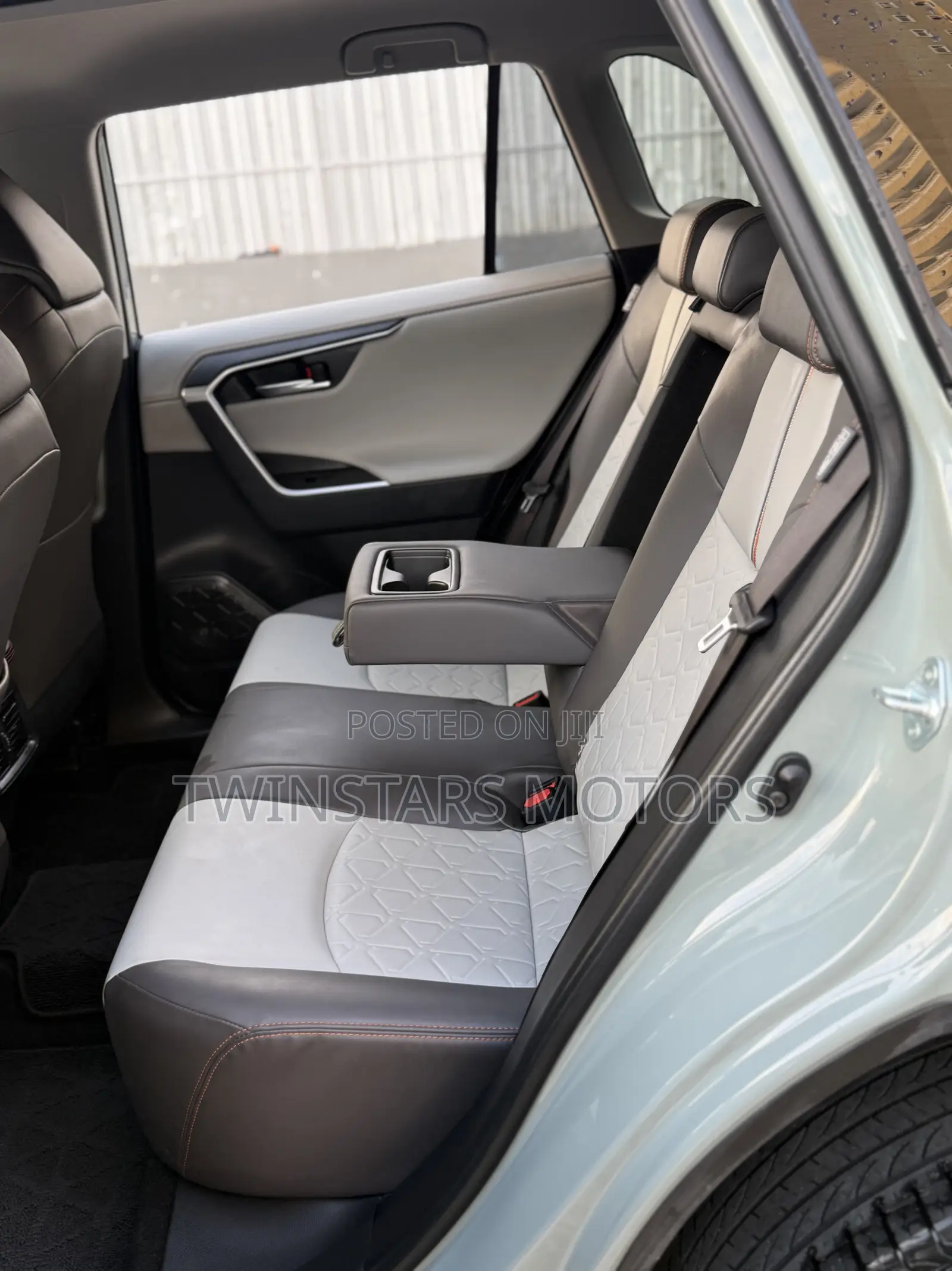 Toyota RAV4 Adventure 2019 Gray