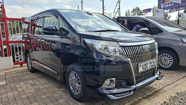 Toyota Noah 2018 Black - thumbnail 6