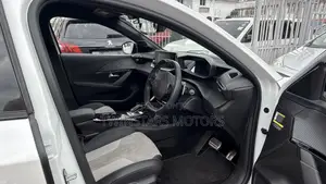 Peugeot 208 2020 White