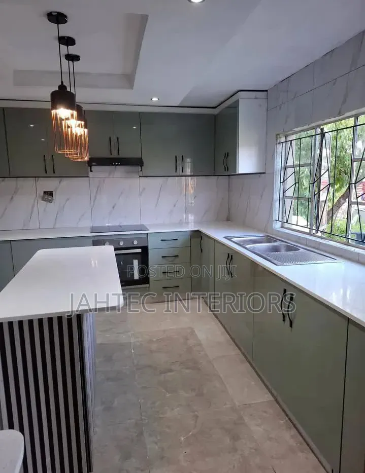 Kitchen Master for All Cabinets Design and Fitting