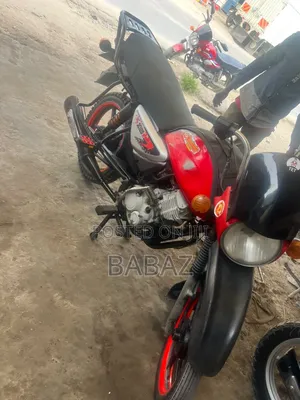 Bajaj Boxer 125 2024 Red