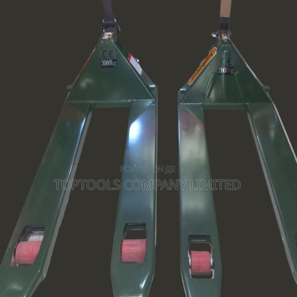 Hand Pallet Truck Capacity: 3000kgs (3ton)