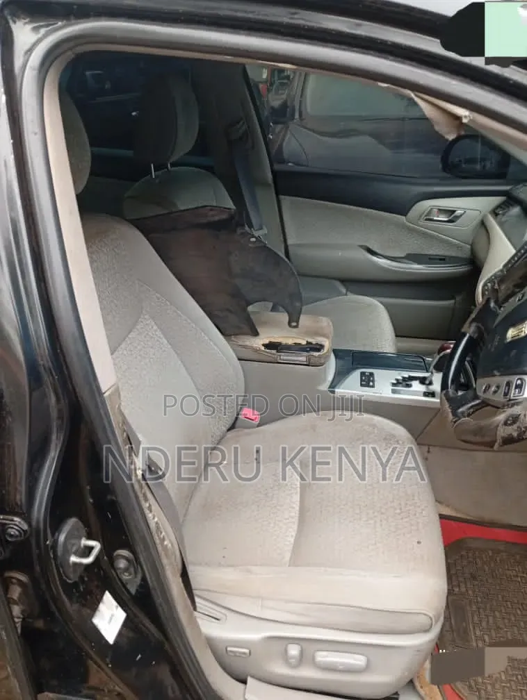 Toyota Crown 2011 Black