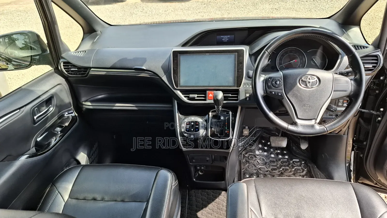 Toyota Esquire 2018 Black