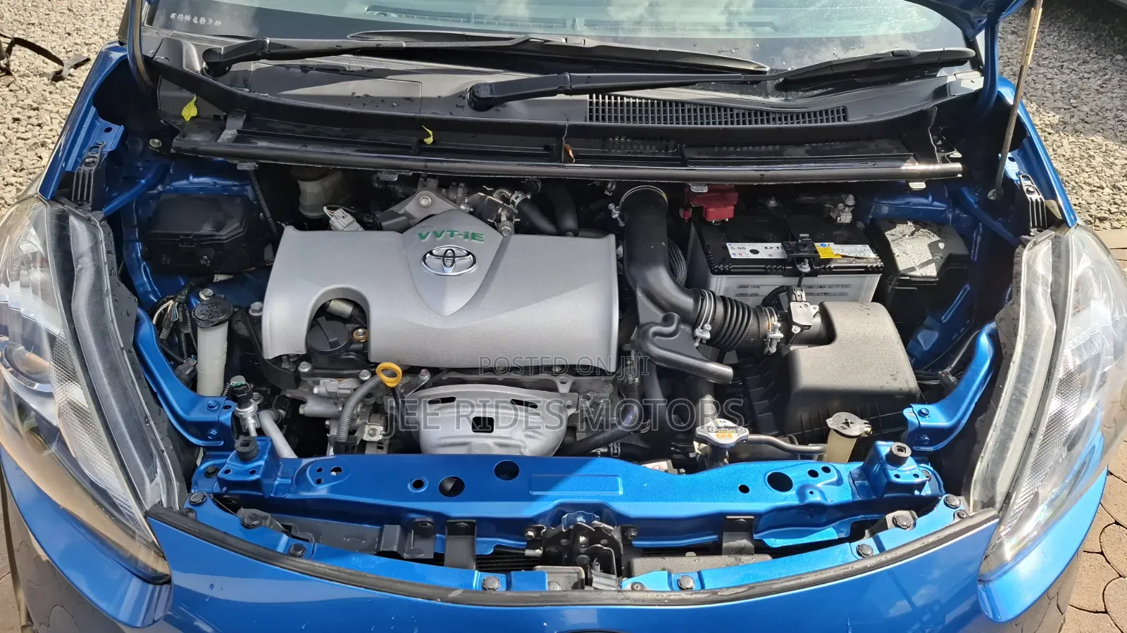 Toyota Sienta 2017 Blue
