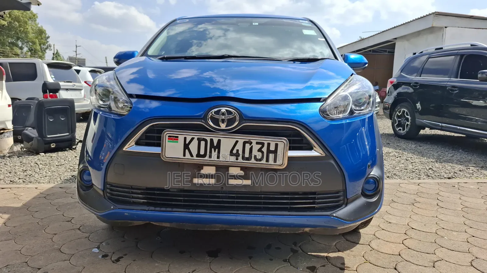 Toyota Sienta 2017 Blue