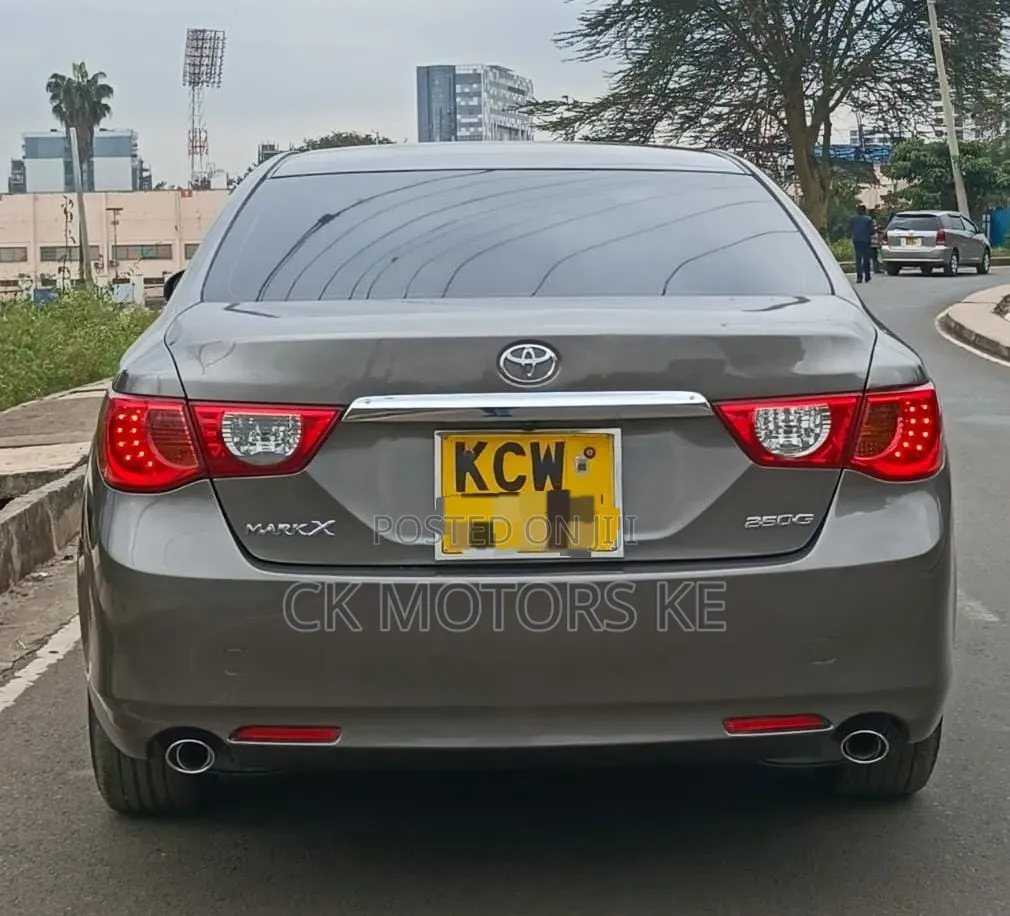 Toyota Mark X 2.5 AWD 2012 Brown