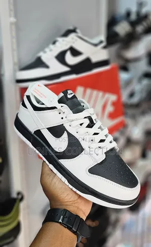 Low Cut Skate Style Sneakers – Trendy Everyday Street Footwear