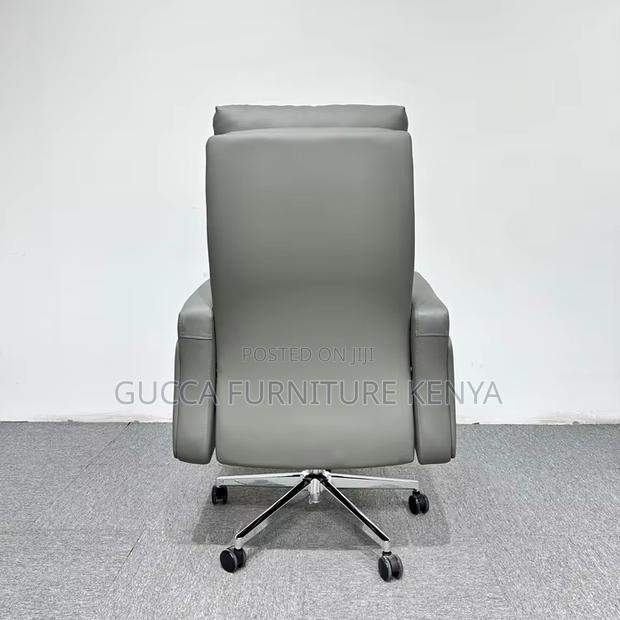 Gray Executive Leather Boss Chair. - thumbnail 7