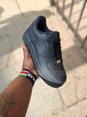 Plain Black Airforce 1 Sneakers