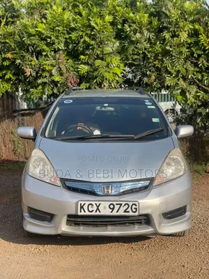 Honda Fit Shuttle 2012 Silver