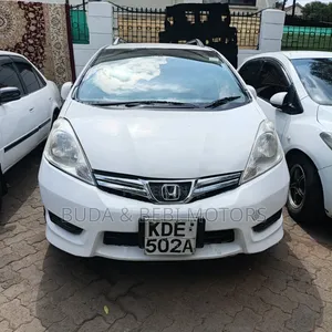 Honda Fit Shuttle 2014 White