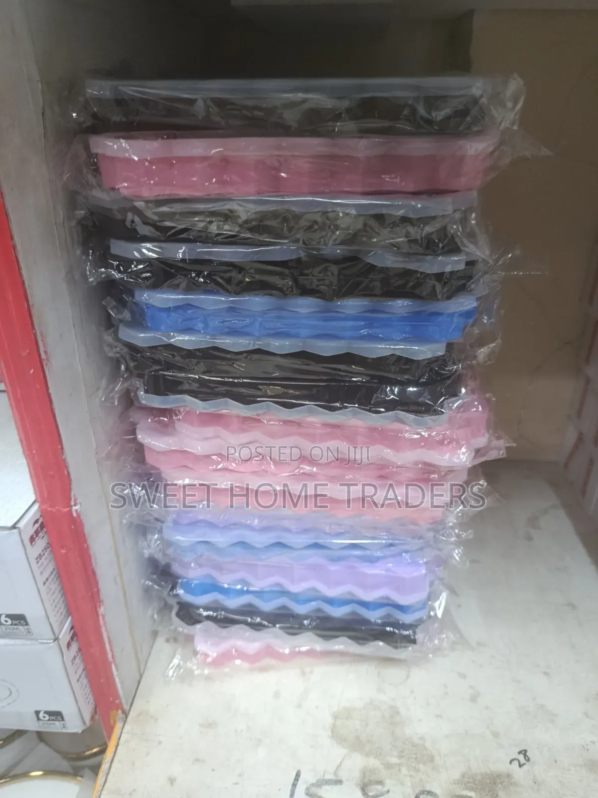 Reusable Ice Cube Maker With Cover