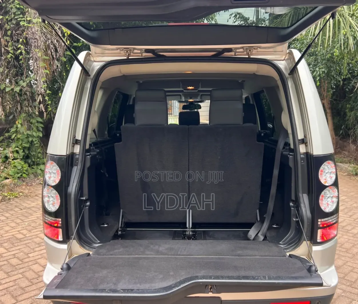 Land Rover Discovery 2014 Silver