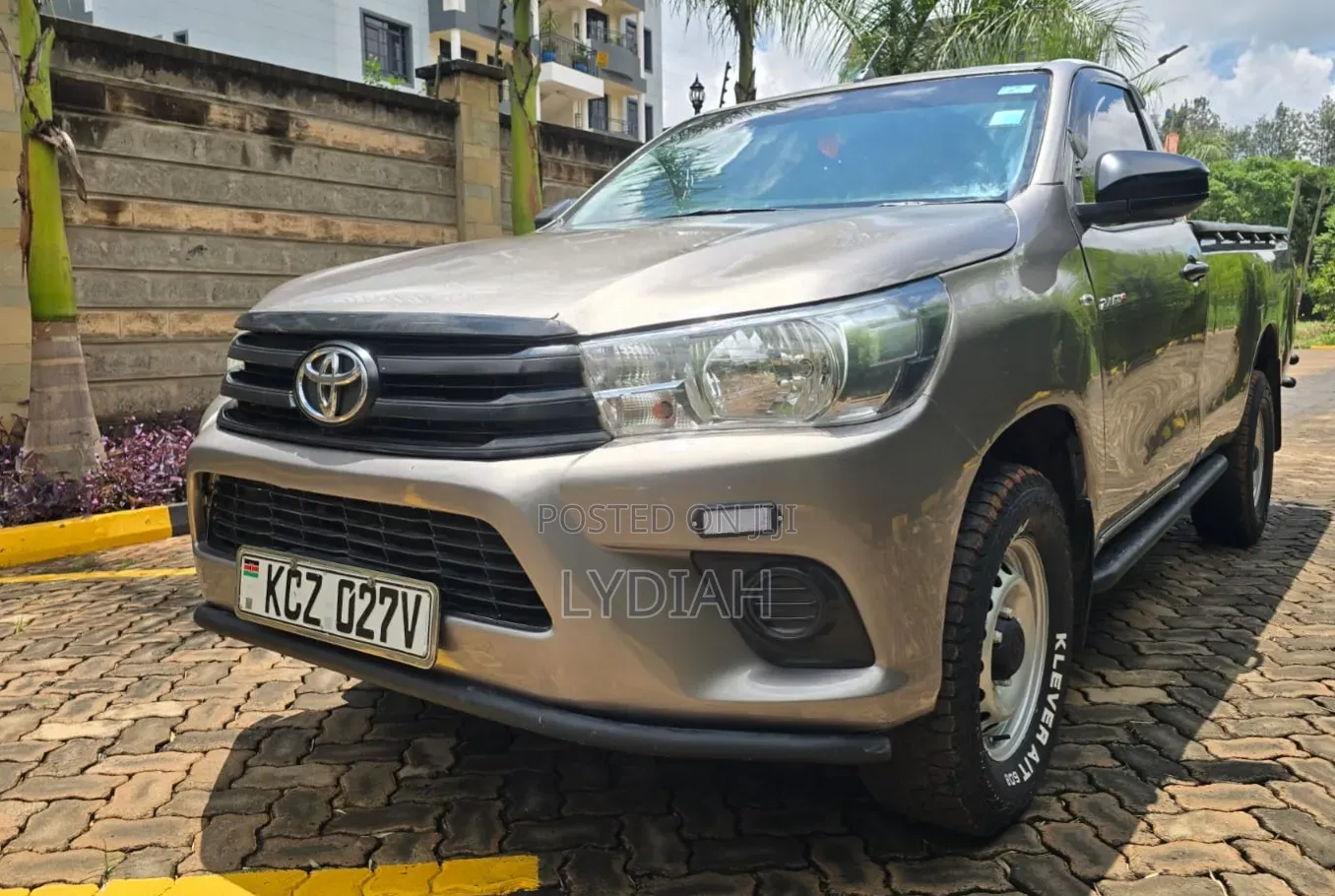 Toyota Hilux 2020 Silver