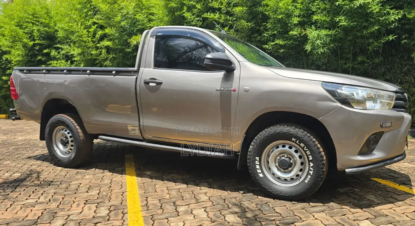 Toyota Hilux 2020 Silver