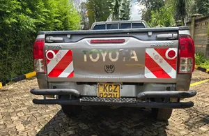 Toyota Hilux 2020 Silver