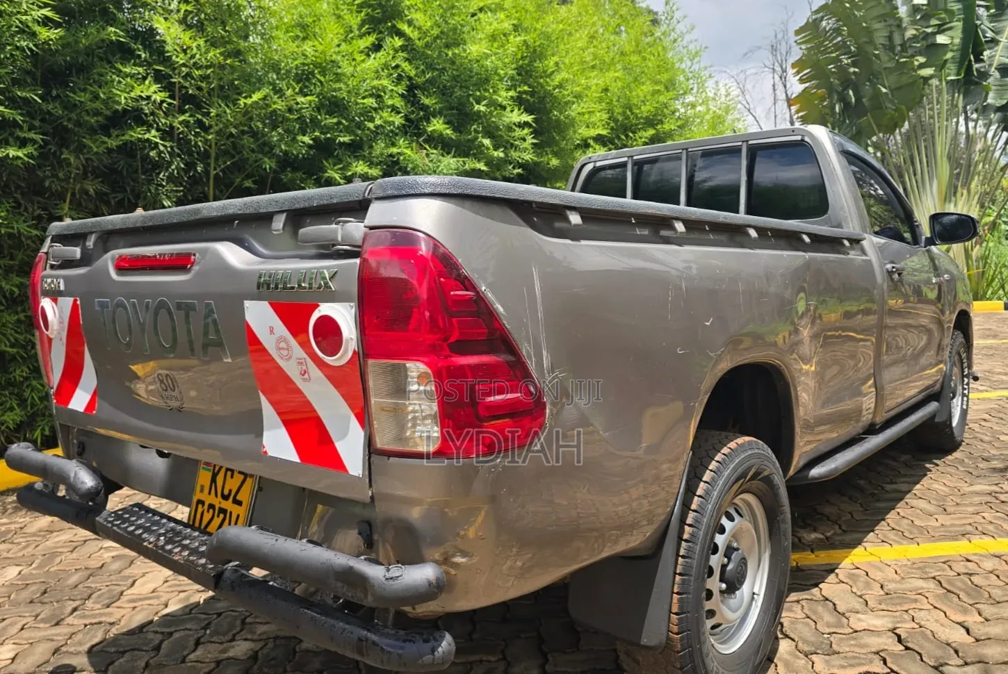 Toyota Hilux 2020 Silver