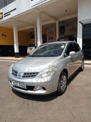 Nissan Tiida 2011 Silver