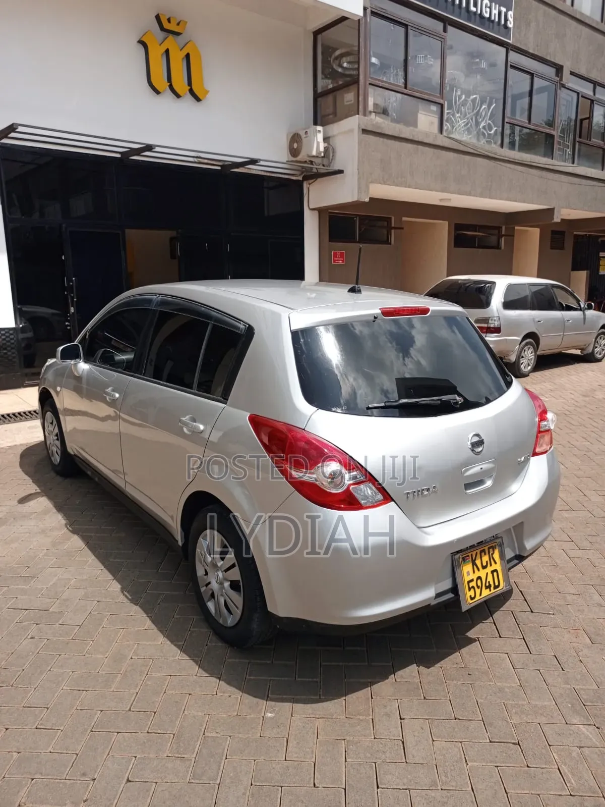 Nissan Tiida 2011 Silver