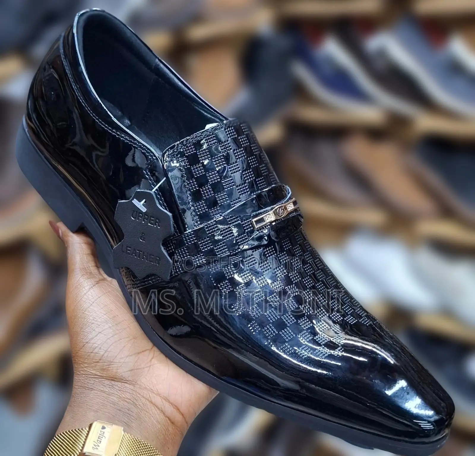 Black Patent Leather Shoes Feature a Snake-Skin Texture Size 40-45