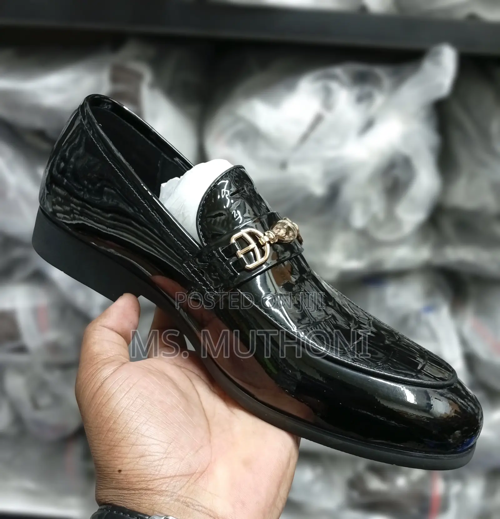 Black Patent Leather Shoes Feature a Snake-Skin Texture Size 40-45
