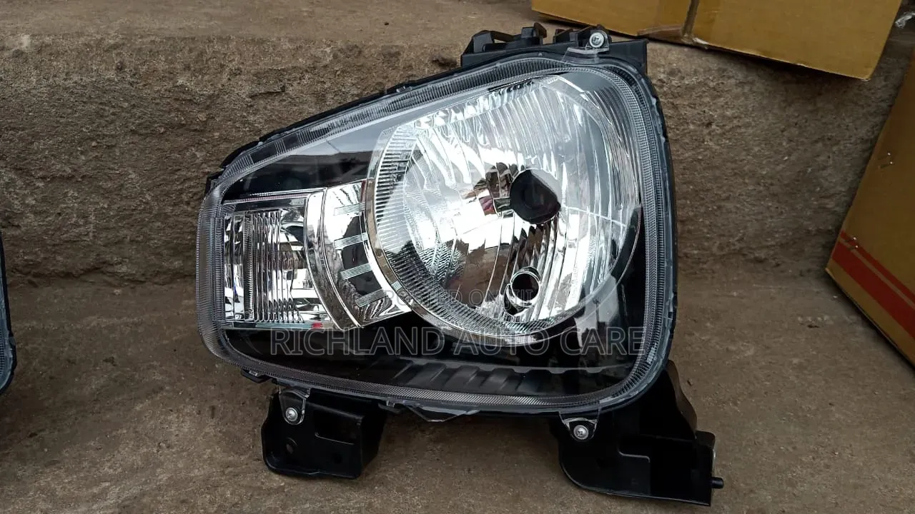 Headlights Suzuki Alto Ha36s