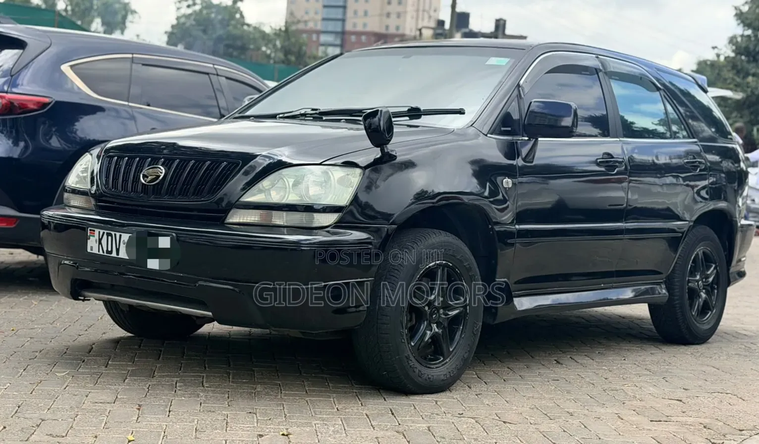 Toyota Harrier 2000 Black