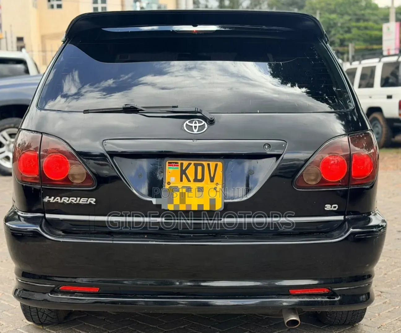 Toyota Harrier 2000 Black