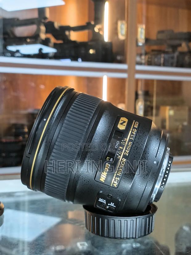 Nikon 24 F 1.4 Mm Used Lens