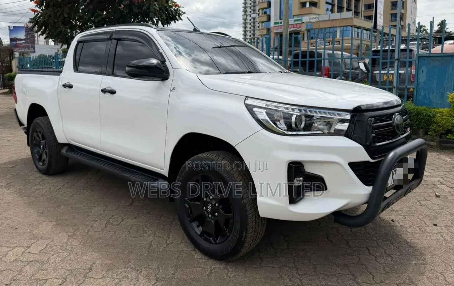 Toyota Hilux 2019 White